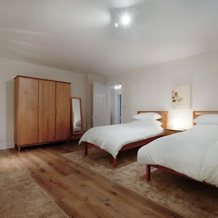 Clifton Downs Views • Refined 2-bed Flat Apartment Bristol