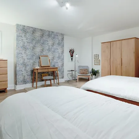 Clifton Downs Views • Refined 2-bed Flat Bristol