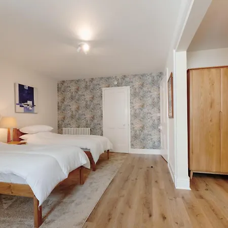 Apartment Clifton Downs Views • Refined 2-bed Flat