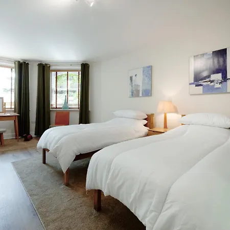 Apartment Clifton Downs Views • Refined 2-bed Flat