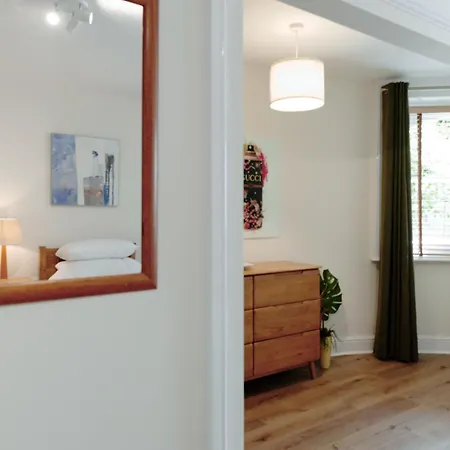 Clifton Downs Views • Refined 2-bed Flat Apartment Bristol
